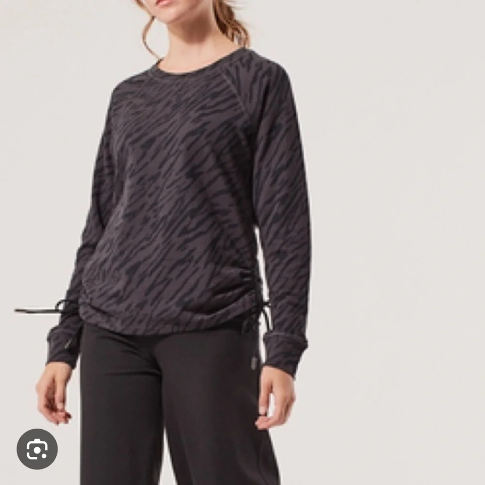 PACT Women’s ORGANIC SM Gray Black Tonal Zebra Cinch Tie Pullover Long Sleeve - Picture 2 of 13